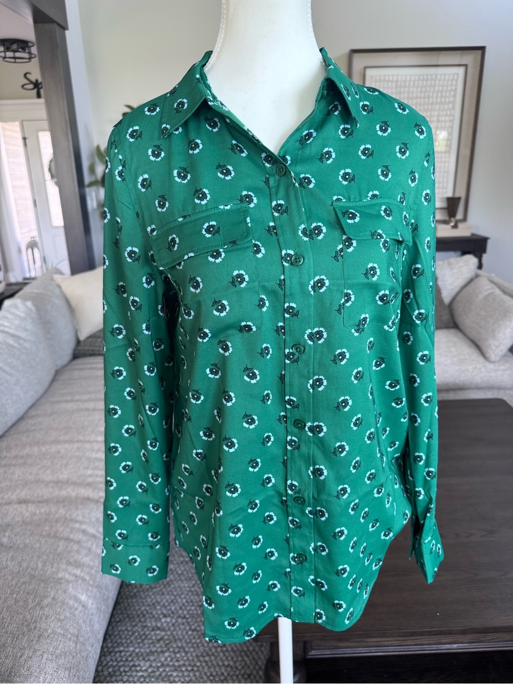 NWT Amazon Essentials Women’s XS Green Floral Button-Up Shirt